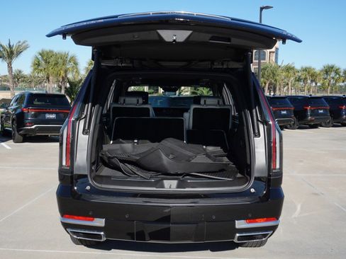 Used 2025 Cadillac Escalade Premium Luxury Platinum w/ LPO, Floor Liner Package image 40