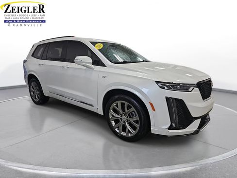 Used 2020 Cadillac XT6 Sport AWD/4WD image 3