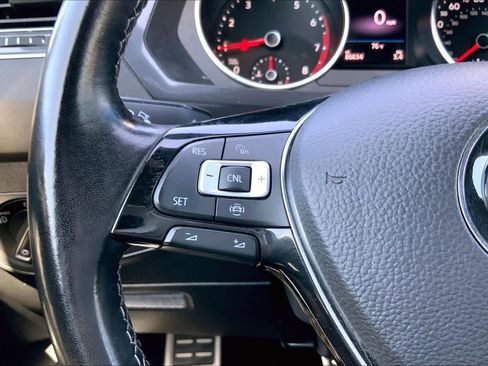 Used 2020 Volkswagen Tiguan SE R-Line image 24