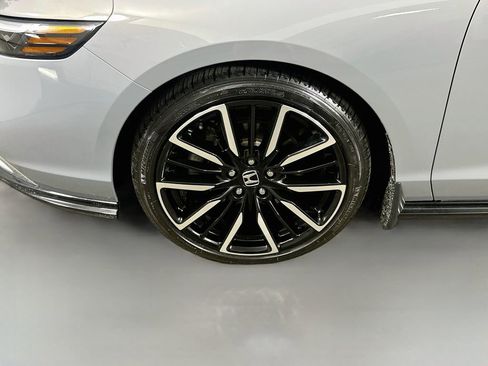Used 2025 Honda Accord Touring image 8