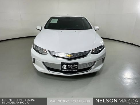 Used 2018 Chevrolet Volt LT w/ Comfort Package FWD image 2