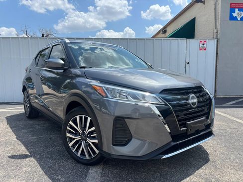 Used 2024 Nissan Kicks SV FWD image 9