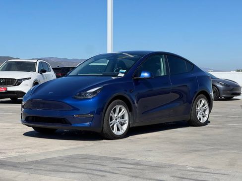 Used 2023 Tesla Model Y Long Range AWD/4WD image 5