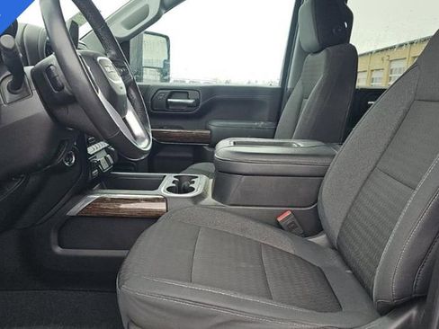 Used 2020 GMC Sierra 2500 SLE w/ SLE Value Package; image 6