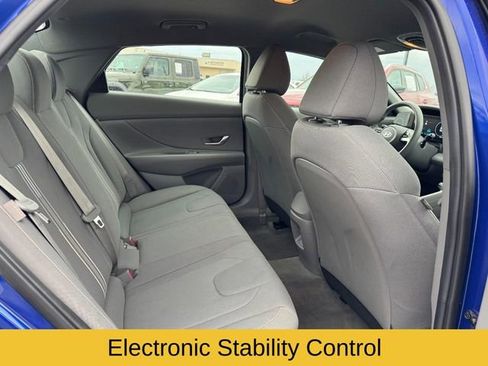 Used 2024 Hyundai Elantra SEL image 11