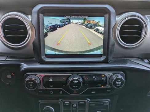 Used 2022 Jeep Wrangler Unlimited Sahara image 15