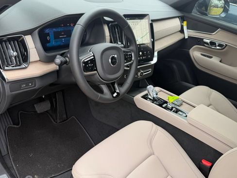 New 2026 Volvo XC90 T8 Plus w/ Protection Package Premier AWD/4WD image 11