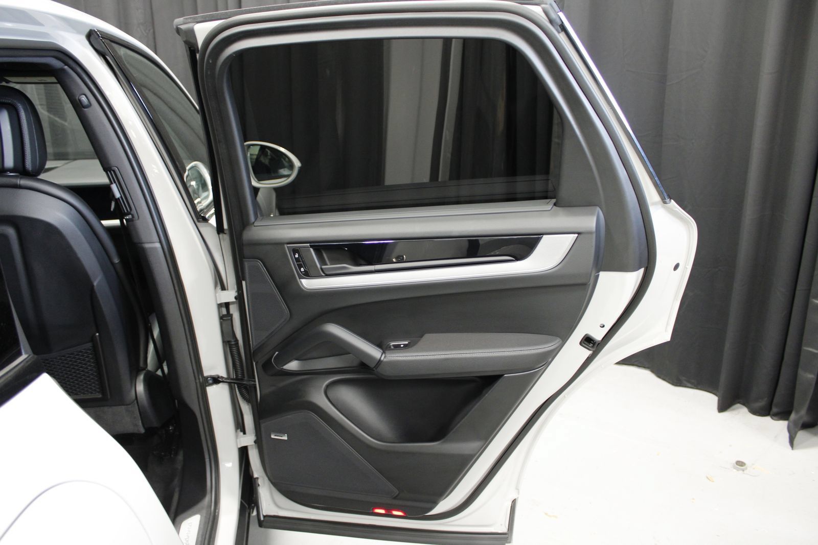 Certified 2026 Porsche Cayenne S AWD/4WD image 28