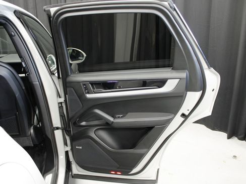 New 2026 Porsche Cayenne S AWD/4WD image 28