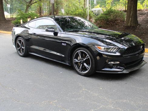 Used 2017 Ford Mustang GT Premium RWD image 27