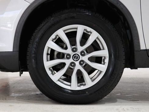 Used 2019 Nissan Rogue SV AWD/4WD image 11