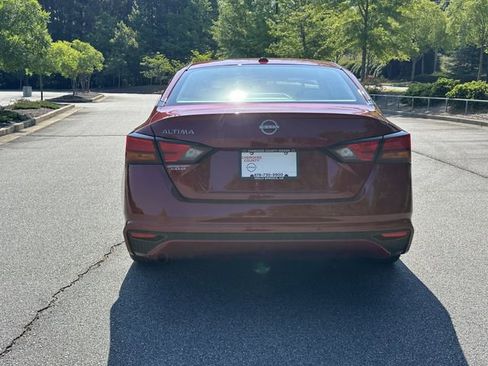 Certified 2025 Nissan Altima 2.5 SV FWD image 8