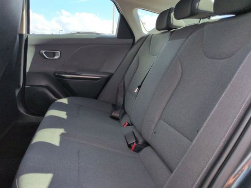 Used 2025 Kia K4 FWD image 28