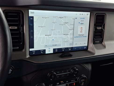 Used 2024 Ford Bronco Outer Banks AWD/4WD image 17