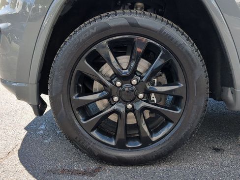 Used 2021 Jeep Grand Cherokee Laredo X AWD/4WD image 9