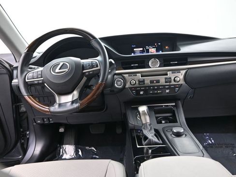 Used 2017 Lexus ES 350 w/ Premium Package FWD image 16