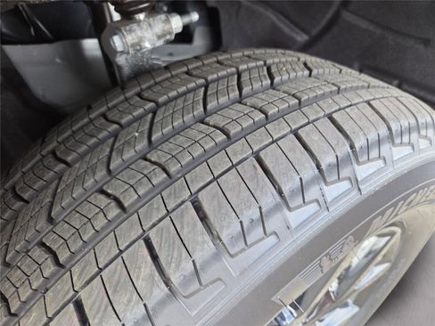 New 2026 Jeep Grand Cherokee L 2WD image 37