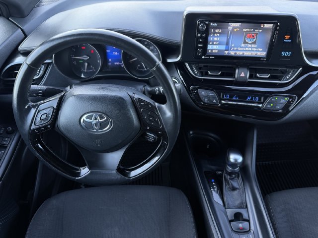 Used 2018 Toyota C-HR XLE FWD image 13