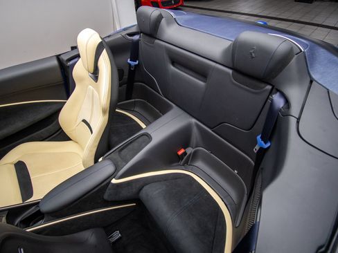 Used 2026 Ferrari Roma Spider RWD image 23