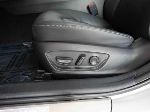 Used 2022 Toyota Camry XSE w/ Navigation Upgrade Package FWD image 12