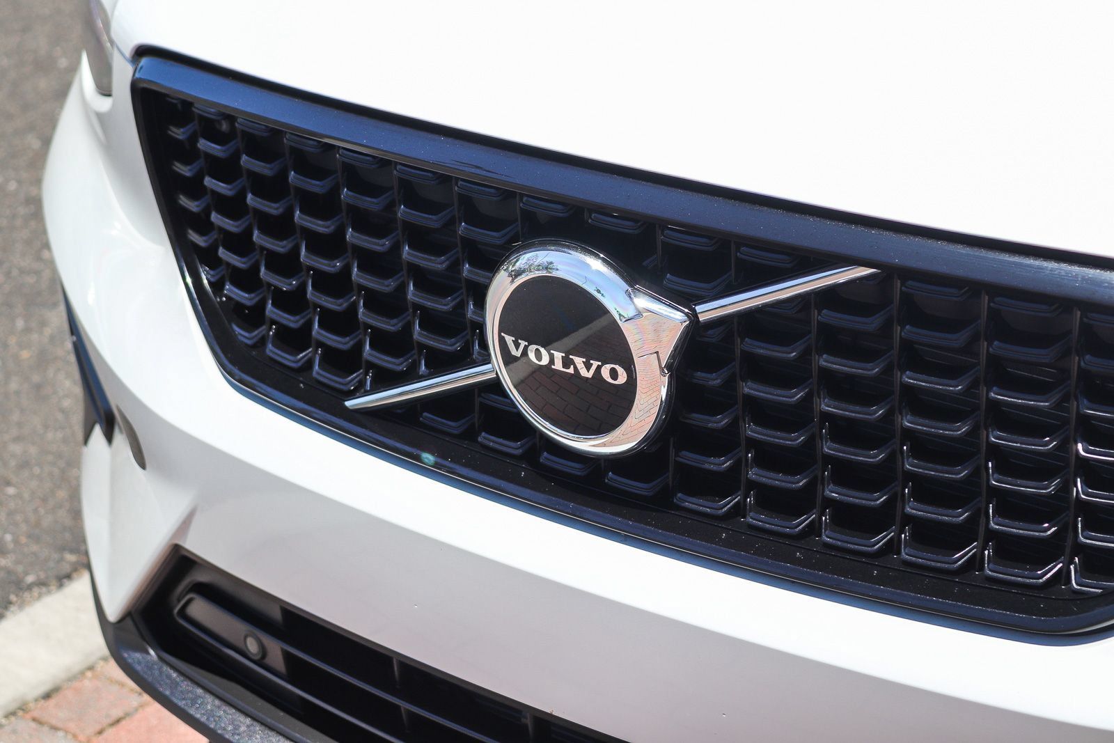 Certified 2026 Volvo XC40 B4 Core FWD image 13