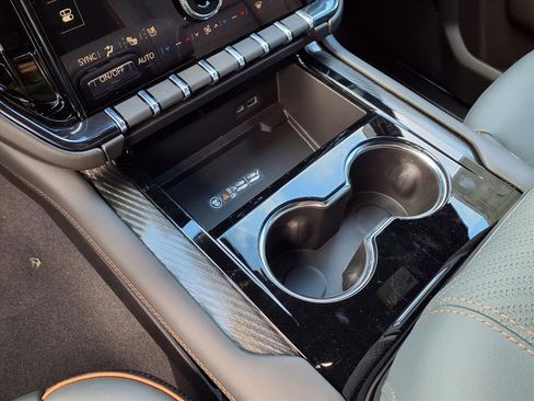 New 2026 GMC Yukon XL AT4 image 19