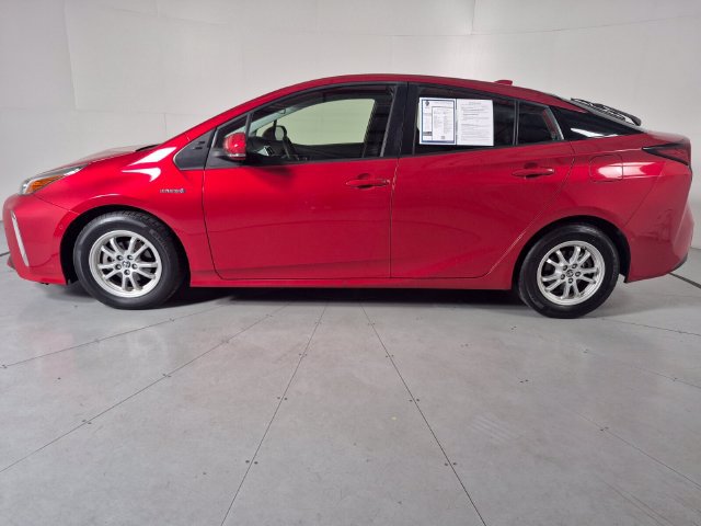 Used 2021 Toyota Prius LE AWD/4WD image 2