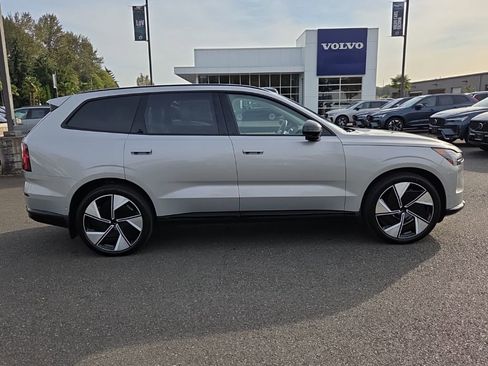 New 2025 Volvo EX90 Ultra w/ Protection Package Premier image 9