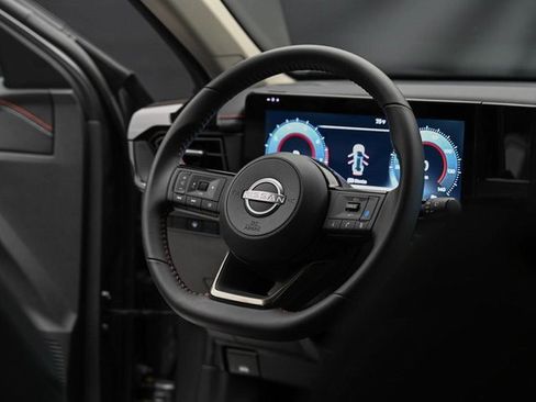 New 2025 Nissan Kicks SR image 14