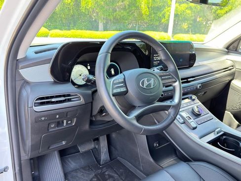 Used 2025 Hyundai Palisade SEL FWD image 10