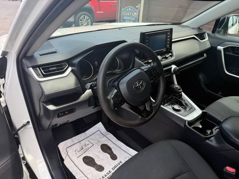 Used 2021 Toyota RAV4 LE AWD/4WD image 16