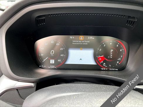Used 2018 Volvo XC60 T5 Momentum w/ Vision Package AWD/4WD image 18