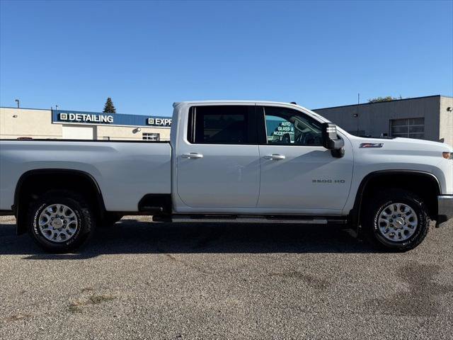 Used 2024 Chevrolet Silverado 3500 LT w/ Convenience Package AWD/4WD image 3