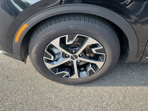 Certified 2024 Kia Sportage EX FWD image 38