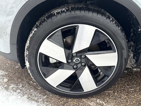 Certified 2024 Volvo C40 P8 Recharge Ultimate w/ Protection Package Premier image 10