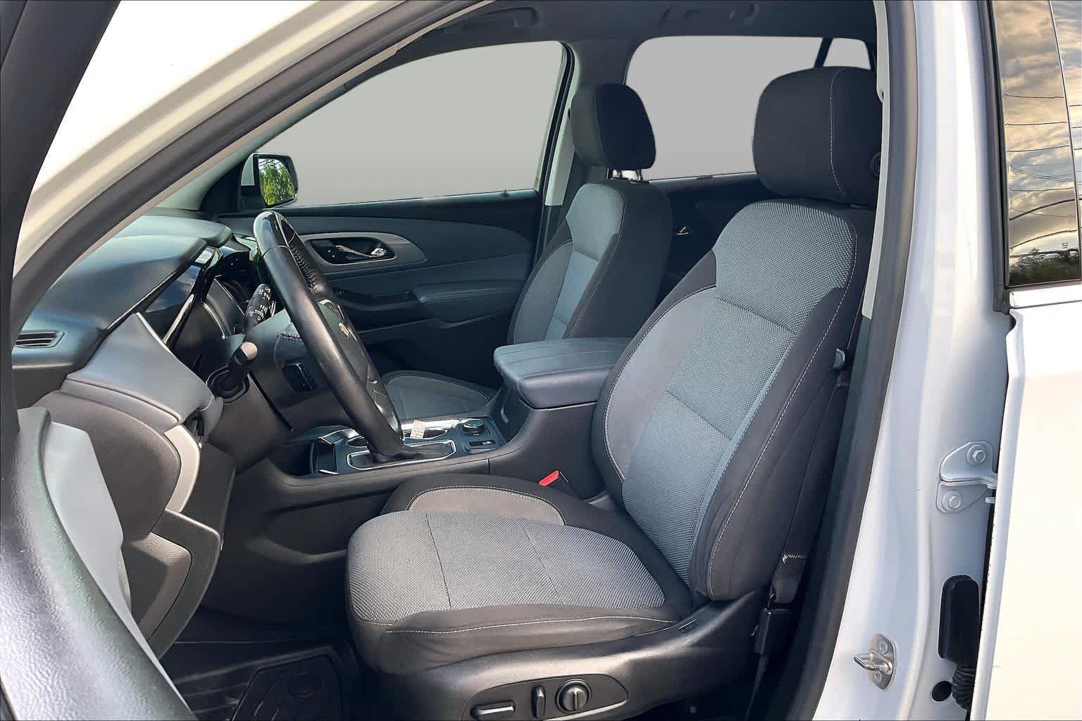 Used 2018 Chevrolet Traverse LT FWD image 8
