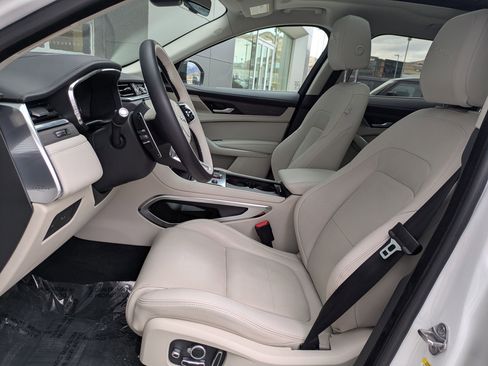 Used 2023 Jaguar F-PACE S image 24