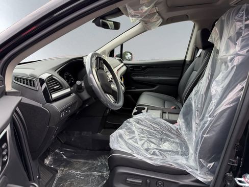 New 2026 Honda Odyssey Touring image 6