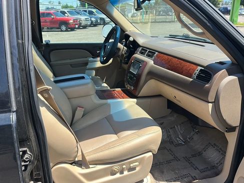 Used 2012 Chevrolet Suburban LTZ AWD/4WD image 16