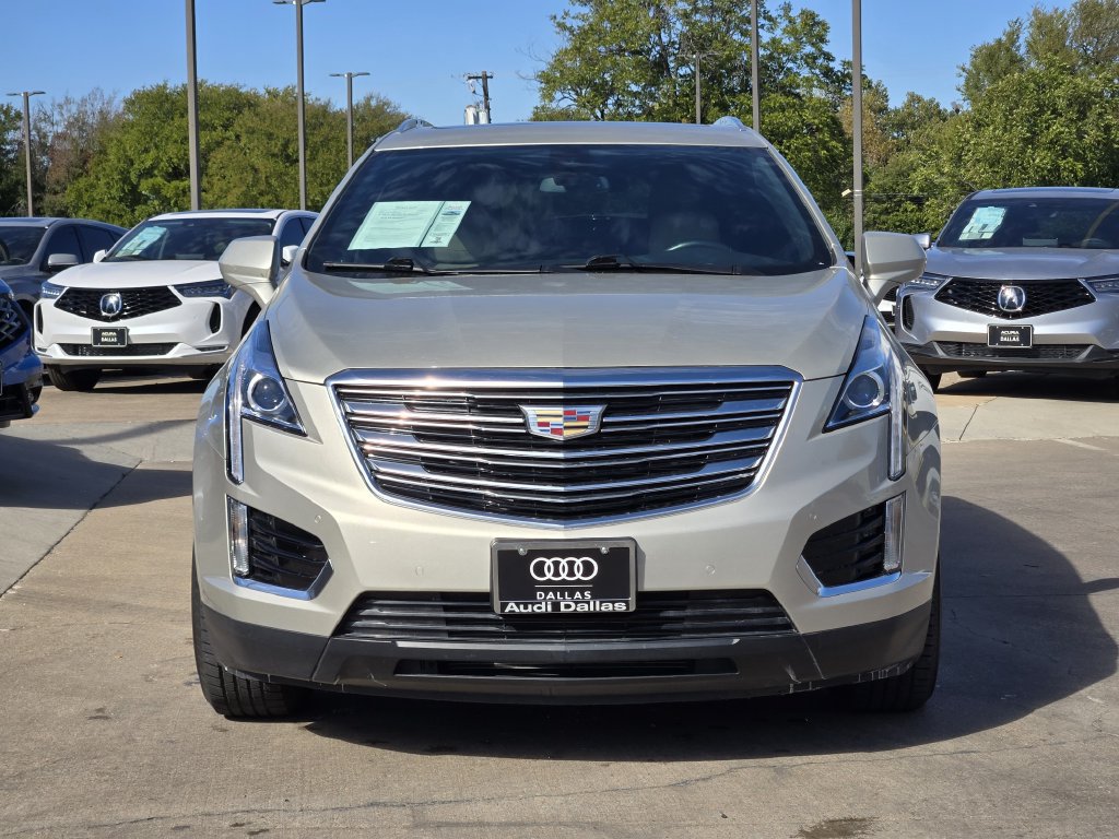 Used 2017 Cadillac XT5 Luxury w/ Driver Awareness Package FWD image 4