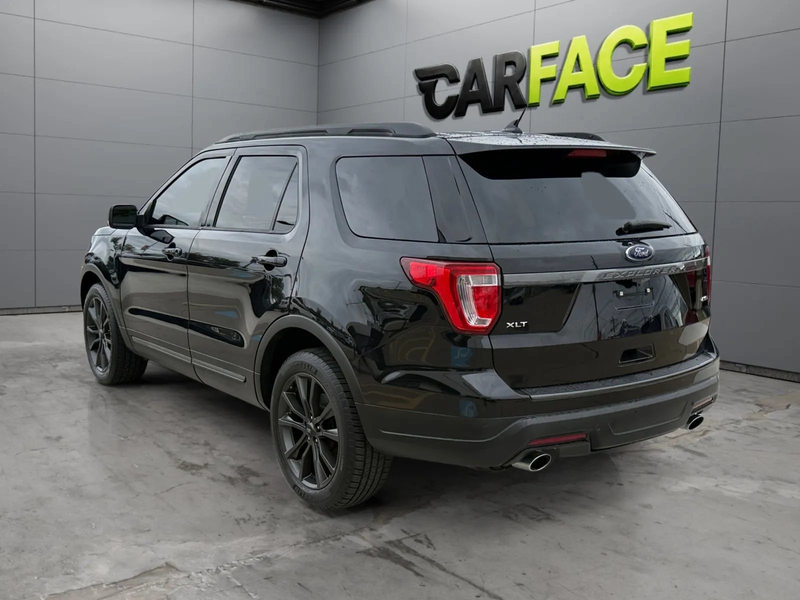 Used 2019 Ford Explorer XLT w/ Equipment Group 202A AWD/4WD image 8