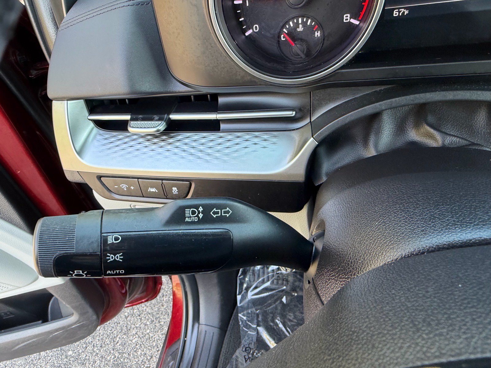 Used 2024 Kia Carnival LX FWD image 28