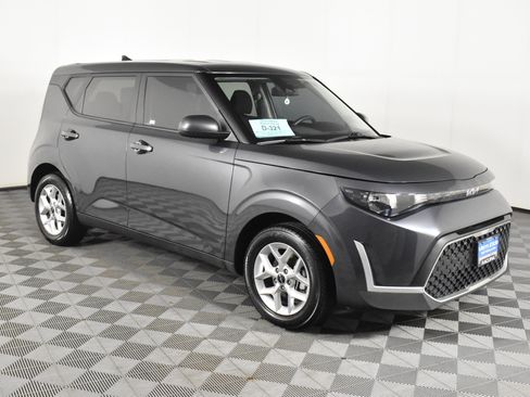 Used 2023 Kia Soul LX w/ Option Group 015 image 4