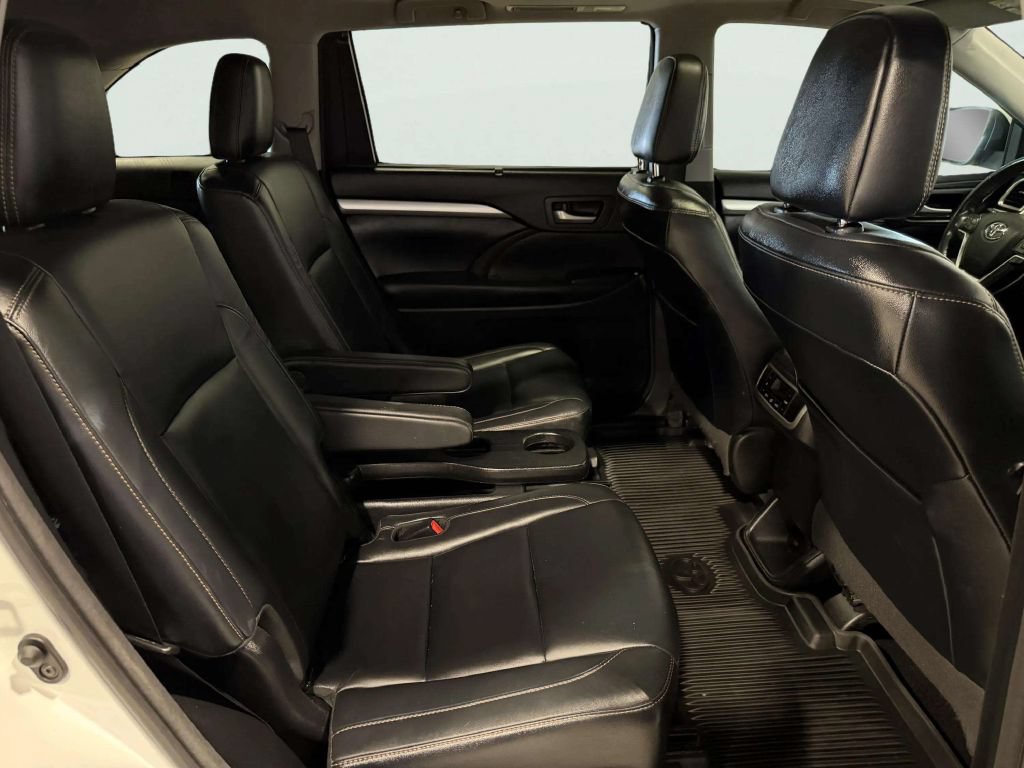Used 2018 Toyota Highlander XLE w/ Protection Package #3 AWD/4WD image 23