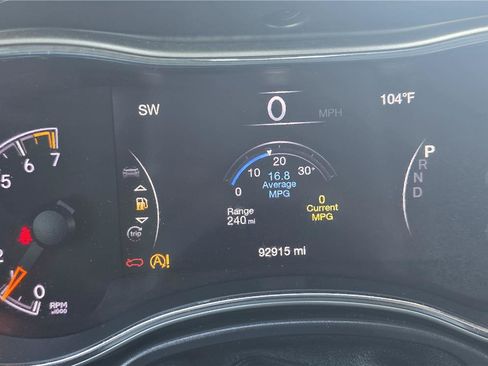 Used 2018 Jeep Grand Cherokee Altitude AWD/4WD image 20