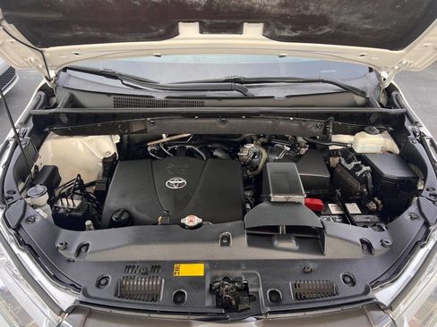 Used 2019 Toyota Highlander Limited image 30