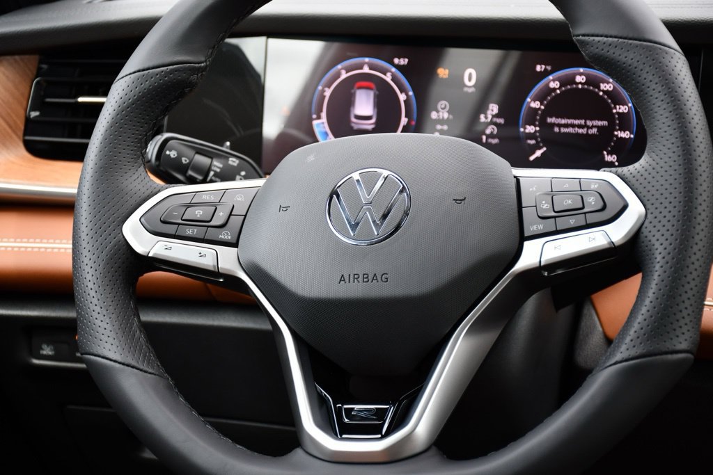 New 2026 Volkswagen Tiguan SEL R-Line AWD/4WD image 25