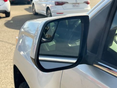 Used 2016 GMC Canyon SLE w/ All Terrain Package image 19