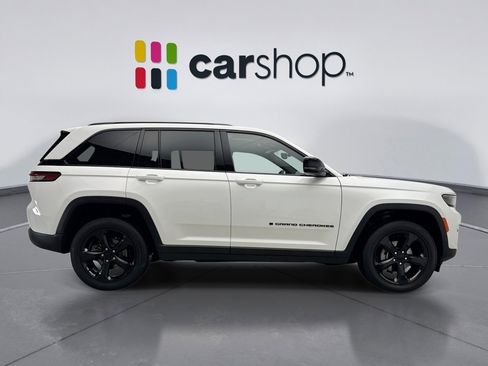 Used 2023 Jeep Grand Cherokee Altitude image 6