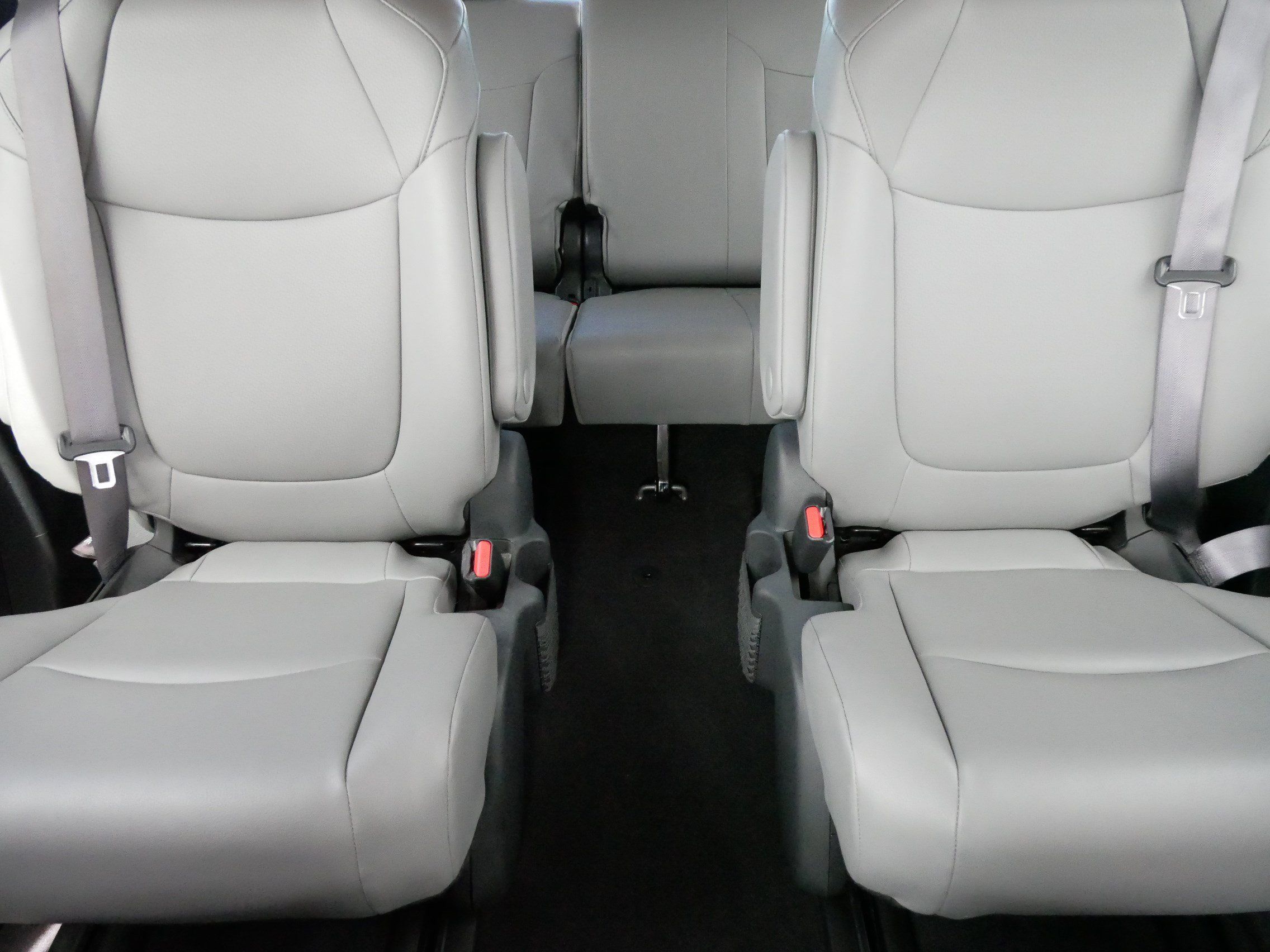 Certified 2025 Toyota Sienna XLE w/ XLE Plus Package AWD/4WD image 13